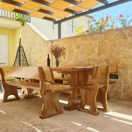 Rosa A House Next To The Sea! קאלי