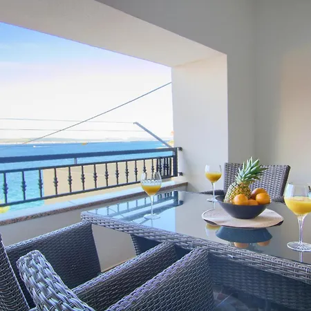 Rosa A House Next To The Sea! * קאלי