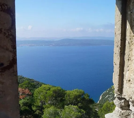 Rosa A House Next To The Sea! *