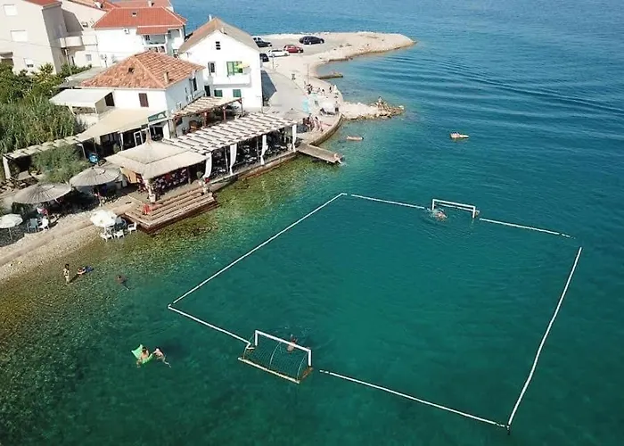 Rosa A House Next To The Sea! *