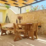 Rosa A House Next To The Sea! Kali