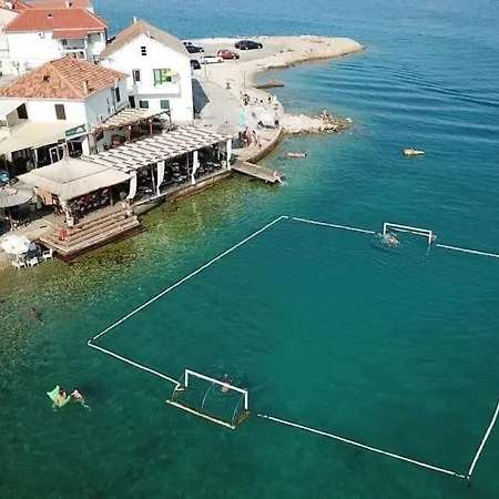 Rosa A House Next To The Sea! *