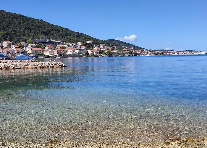 Rosa A House Next To The Sea! Kali