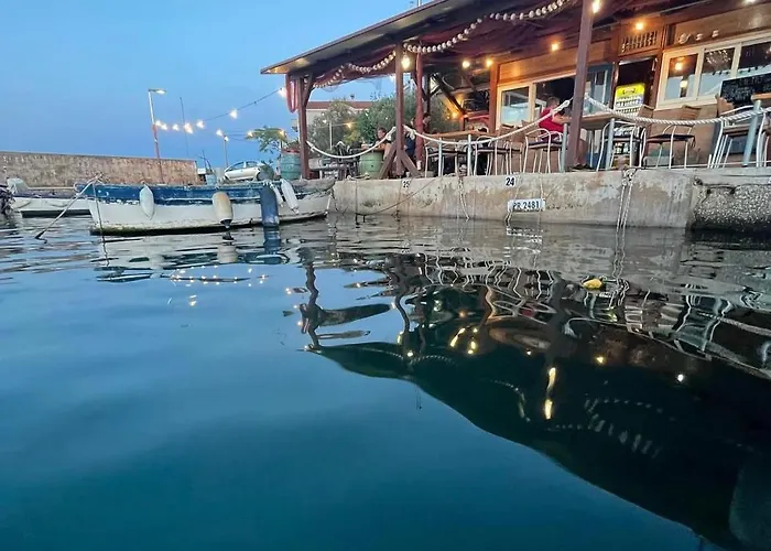 Rosa A House Next To The Sea! *